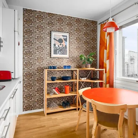 Wehost Spacious Traveller's Hq Above Metro @vilhonvuorenkuja 16 Lägenhet