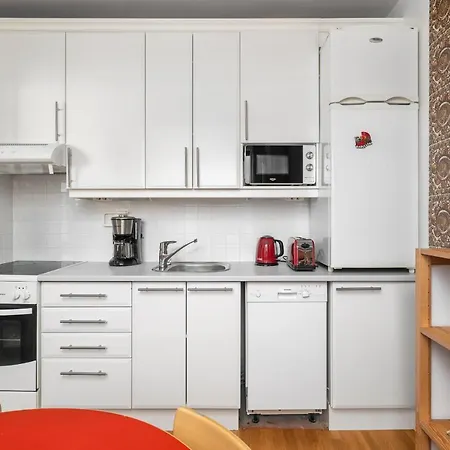 Wehost Spacious Traveller's Hq Above Metro @vilhonvuorenkuja 16 Lejlighed Helsinki