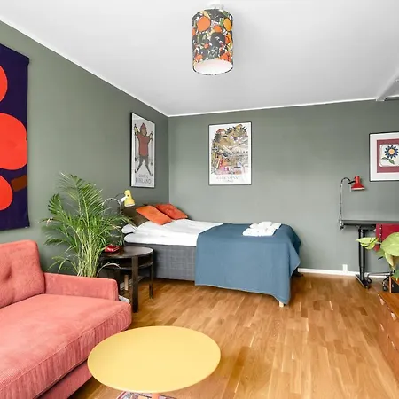 Wehost Spacious Traveller's Hq Above Metro @vilhonvuorenkuja 16